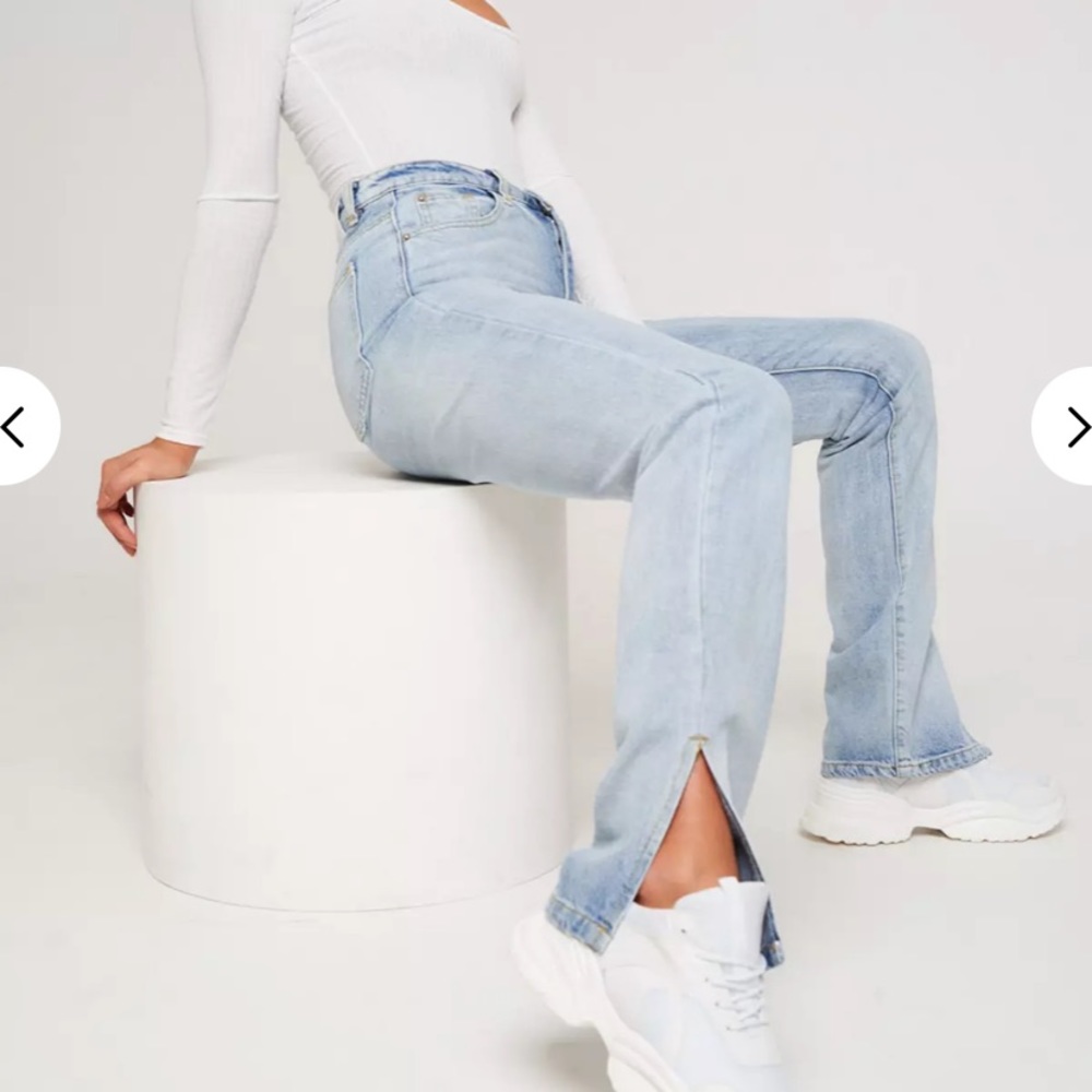MISSGUIDED light blue wrath split hem jeans